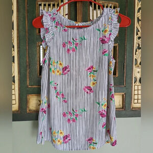Elle size XS floral ruffle cap sleeve top